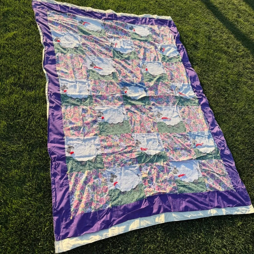 Vintage Handmade Sheep Patchwork Quilt Floral Calico Purple Green 88x69 A+ condi